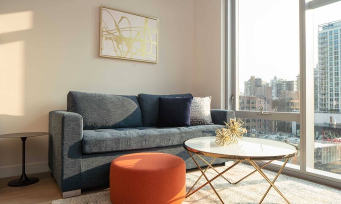 Near North Side Apartment | Kasa | Welcoming 1 BD + Gym Access | River North Chicago