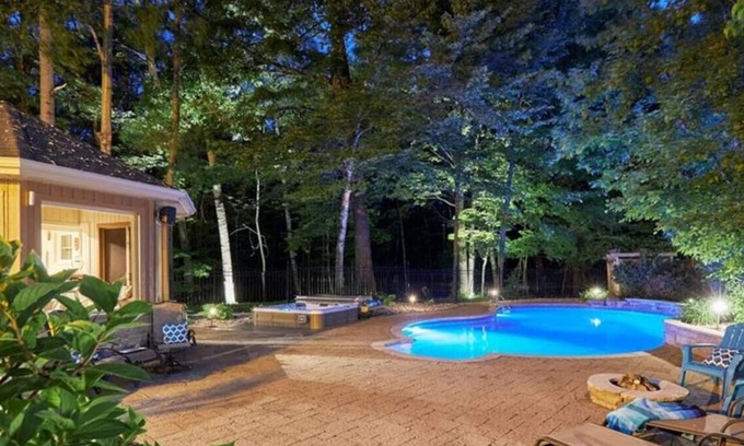 Ottawa Division House | KASHY HOMES-executive home oasis