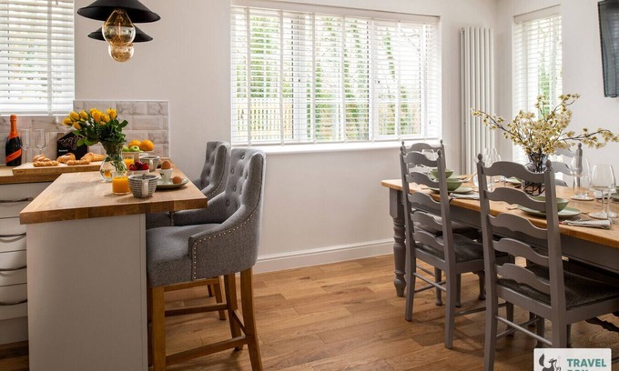 Bont Newydd House | Katie's Cottage and Hot Tub Snowdon 20mins drive