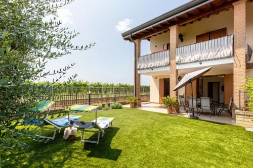 San Benedetto di Lugana Apartment | Katy Lake Lavanda