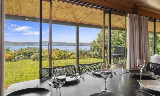Kawaha Point House | Kawaha on the Lake | Great Lake Views with Kayaks