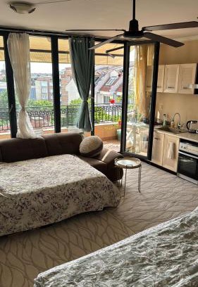 Kazanlak Apartment | Kazanlak DOWNTOWN Central Apartment Guesthouse with Full Kitchen, Panoramic Views, Self Check-in & Free Parking, Best Value!