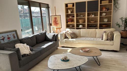 Kazanlak Apartment | Kazanlak LARGE GUEST HOUSE Apartment near Center with Full Kitchen & Dining Room, King Beds, Garden Patio, Free Parking & Self Check-in Top Value!