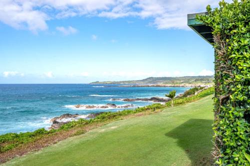 Napili Apartment | KBM Resorts FREE CAR Kapalua Bay Villa Oceanfront 1-Bedroom Condo Beautifully Remodeled KBV-28G2