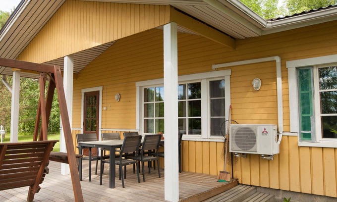 Ikaalinen House | Keltalilja by Interhome