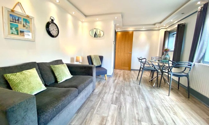 South Shore Apartment | Kennedy House 1Bed Sea View with Balcony 1st fl