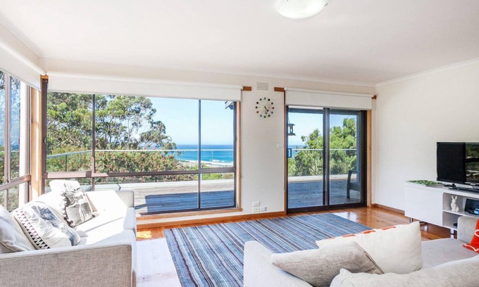 Kennett River House | Kennett Bach - Where the Ocean Meets the Forest