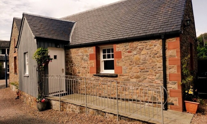 Glencoe Cottage | Kentra Cottage, Glencoe. A Romantic Highland Retreat. 5 Star guest Rated.