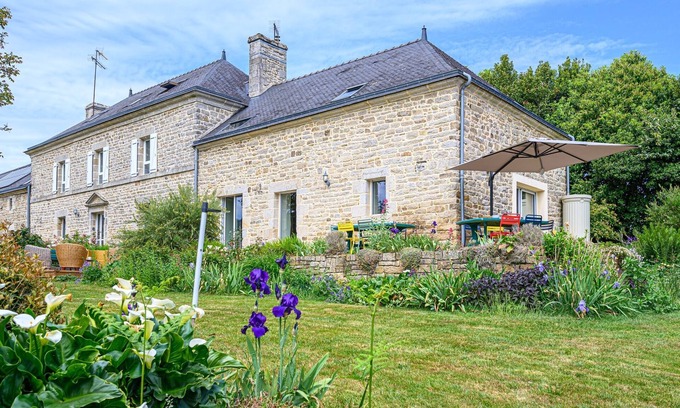 Monterblanc House | KER CASE A NOU - Belle Longère familiale à la campagne à 10 minutes de Vannes