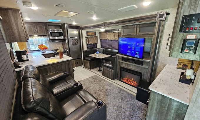 Monticello House | Key Lime Resorts - Unit #1 RV Retreat Villa