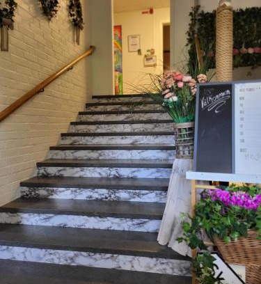 Karl Gustav Hostel | KG SleepOver & Ställplats