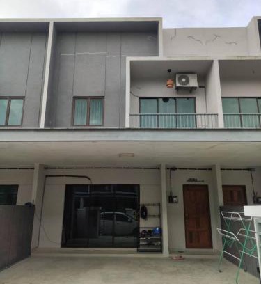 Kuantan House | Khisya homestay
