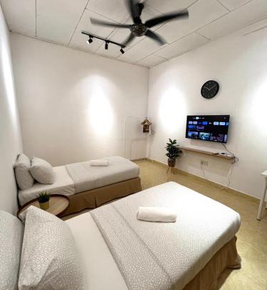 Kuala Berang House | KicauanStudio#2 at Kuala Berang for 2Pax - Free Netflix & Wifi