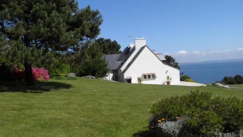Poullan-sur-Mer Villa | Kichen Ar Mor