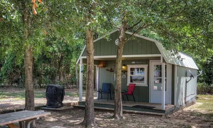 Emory Cabin | Kick Back @ Lake Fork