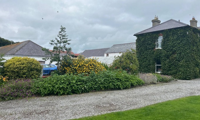 County Kilkenny Apartment | Kilkenny Organic Farm 2-Bed Apt, Sleeps 4, Parking
