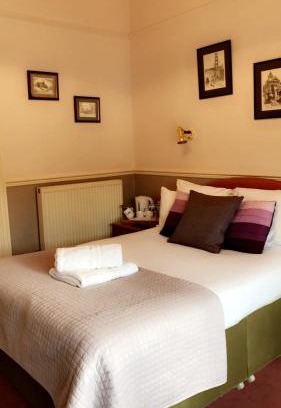 Hayfield Bed & Breakfast | Kinder Lodge