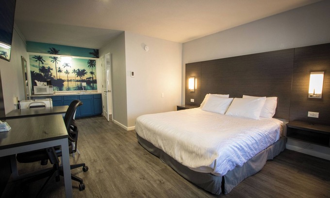 Henderson Hotel | King Accessible Non-Smoking Pet Friendly