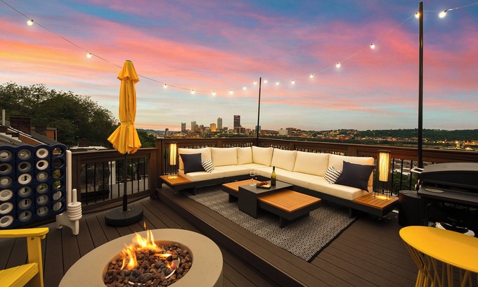South Side Slopes House | King Bed Garage Rooftop Views Sleeps 14 Game room walk to Carson St