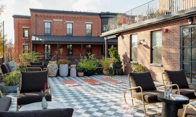 Fishtown House | King Bed with Elegant Decor & Relaxing Layout