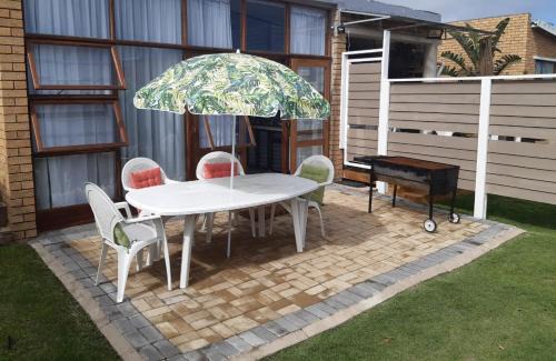 Dana Bay Apartment | King Protea Self Catering Flat
