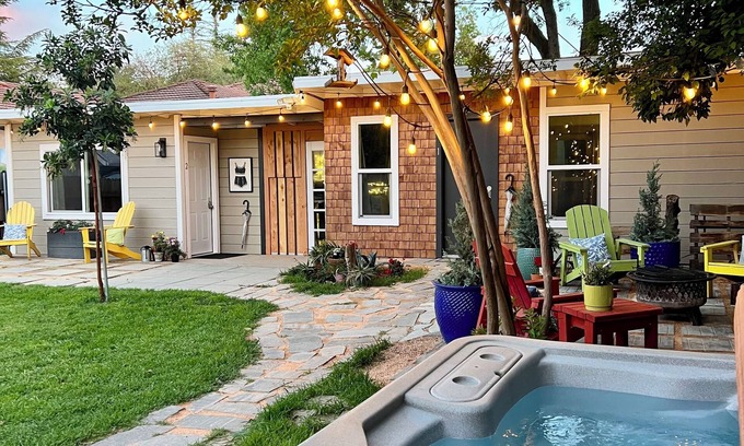 Southeastern Sacramento Cottage | King & Queen Suites with Hot Tub & Private Yard