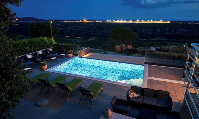 Popovici Apartment | King size apartment with swimming pool