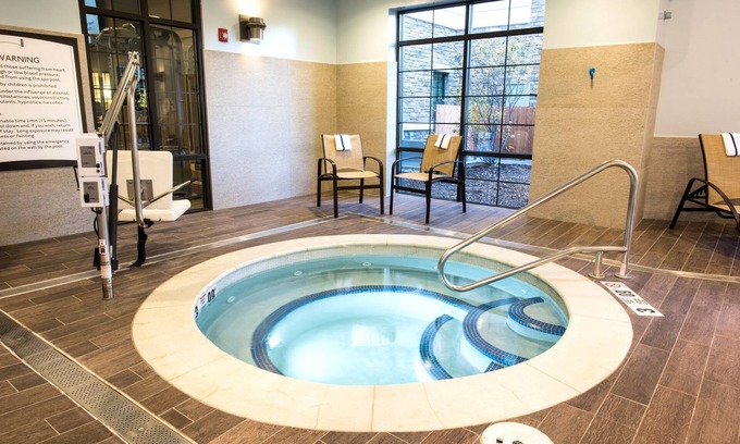 Newtonville Apartment | King Studio Near ALB, Downtown + UAlbany | Free Breakfast Buffet, Pool Access