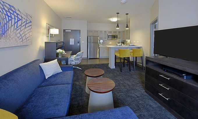 Little Rock Medical District Condo | King Suite Near Medical Center. Free Breakfast Buffet.