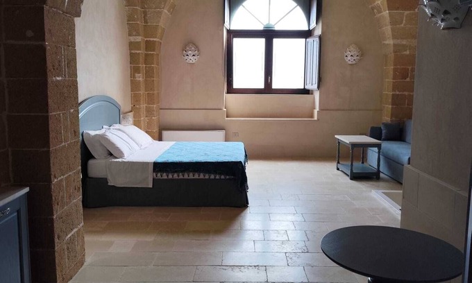 Felline Bed & Breakfast | King Suite with Private Jacuzzi - Charming in Felline | Borgo Don Ciccio