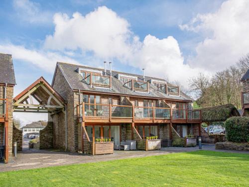 Bugford House | Kingfisher