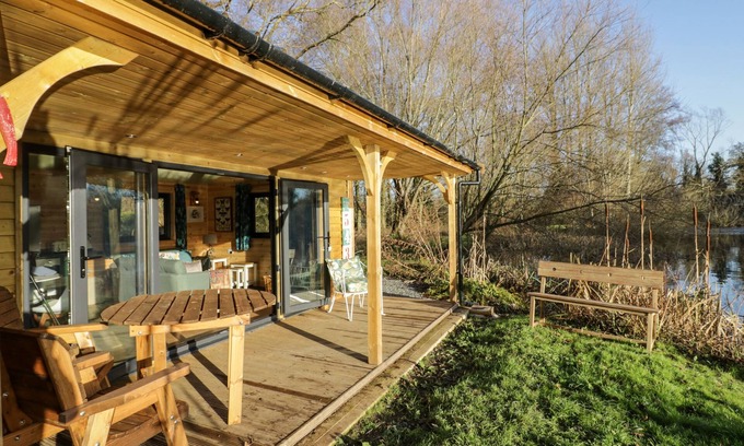 Frankton Cottage | Kingfisher
