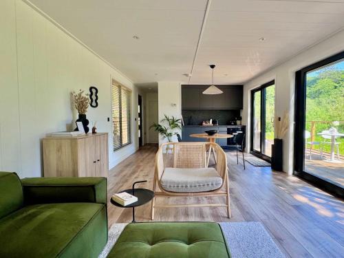 Market Drayton House | Kingfisher - Luxurious Off-Grid Eco Cabin with Riverviews