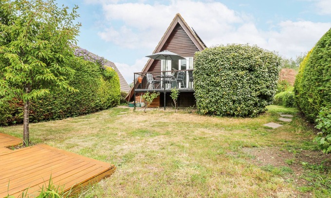 Thistley Green Cottage | KINGFISHER, pet friendly, character holiday cottage in Isleham