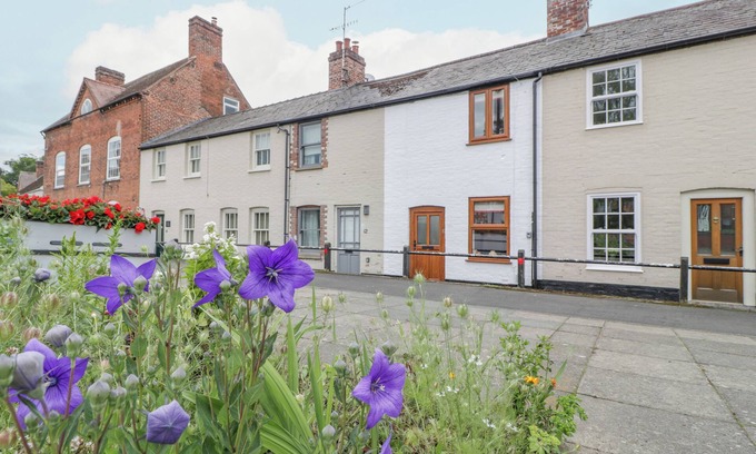 Ludwel Cottage | KINGFISHER, pet friendly, with open fire in Ludlow