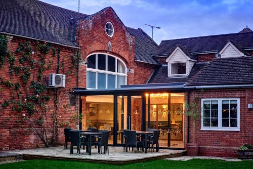 Kings Coughton Hotel | Kings Court Hotel