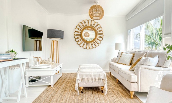 Bateau Bay House | Kipling House. Complete comfort, charm and style.