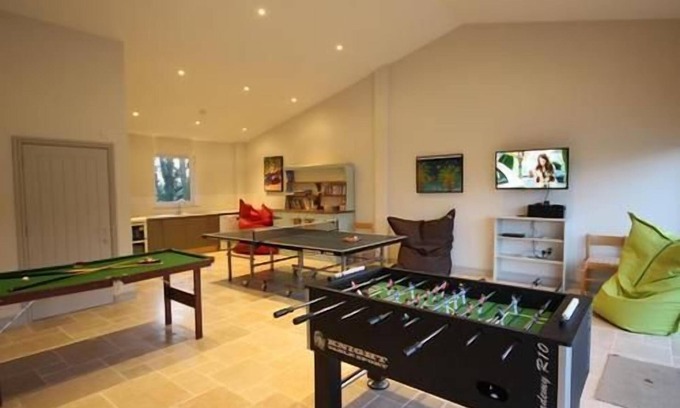 Bourton Cottage | Kitehill Barn - sleeps 16 guests in 8 bedrooms