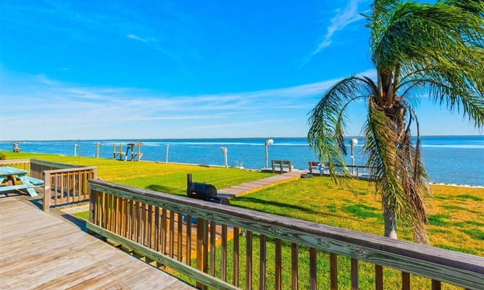Palm Harbor House | Kitty by the Sea | Great Fishing from Redfish Bay