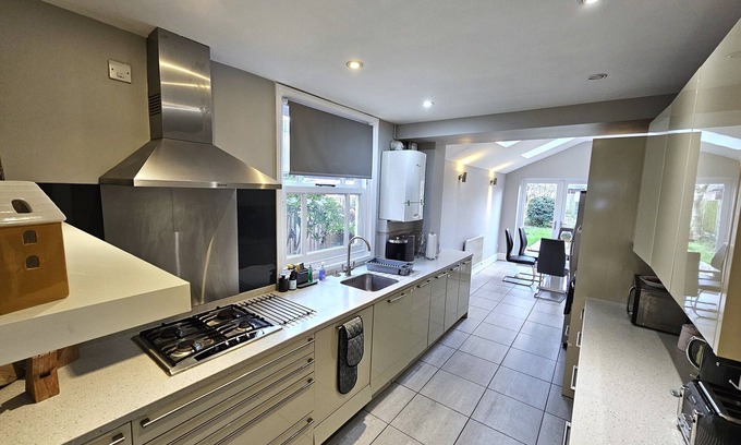 Oadby Villa | Knighton Villa by JensenLet SA