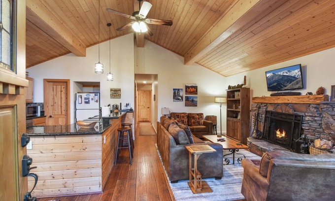 Carnelian Bay Cabin | Knotty Pine Cabin - Remodeled, Close to Lake