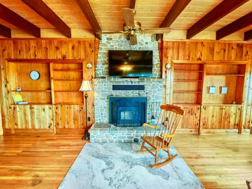 Halifax County Bed & Breakfast | Knotty Pines Oceanside Inn