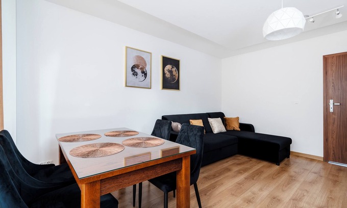 Baluty Apartment | Kochanowskiego Parkside Apartment