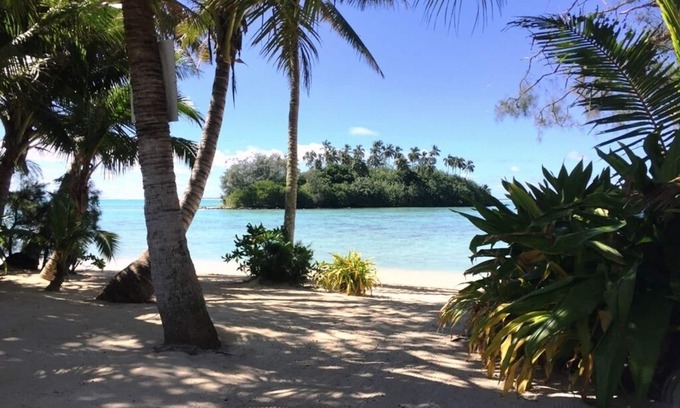 Muri House | Kokacabana Beach House - 3 bdrm House + Pool, 100% Beach Front @ Muri Beach!