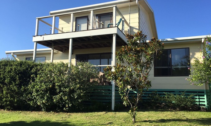 Lake Tyers Beach House | Kokomo LTB - quiet lake/beach retreat
