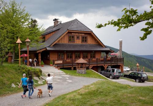 Trojanovice Hotel | Koliba Valaška