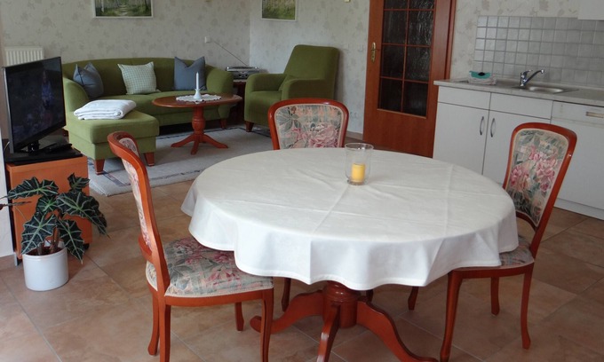 Bad Steben Apartment | Komfortables Feriendomizil (60qm) mit kostenfreiem WLAN - behindertengeeignet