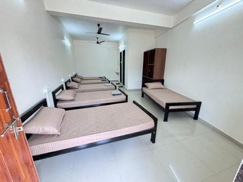 Kankavali Hostel | Konkan Central Dormitory and Family Room