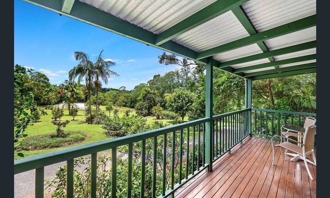 North Tamborine Cottage | Kookaburra Luxury Villa - Tamborine Mountain