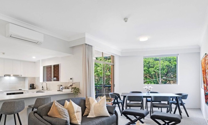 Camperdown Apartment | KozyGuru | Camperdown | Cozy 2-Bed Apt + Parking